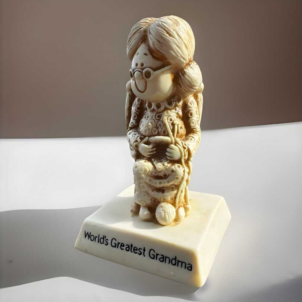 1976 Russ Berrie Grandma Figurine Retro Resin Collectible, Knitting Grandmother